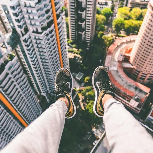 Bác sĩ nha khoa tổng quát tư vấn điều trị cho bệnh nhân